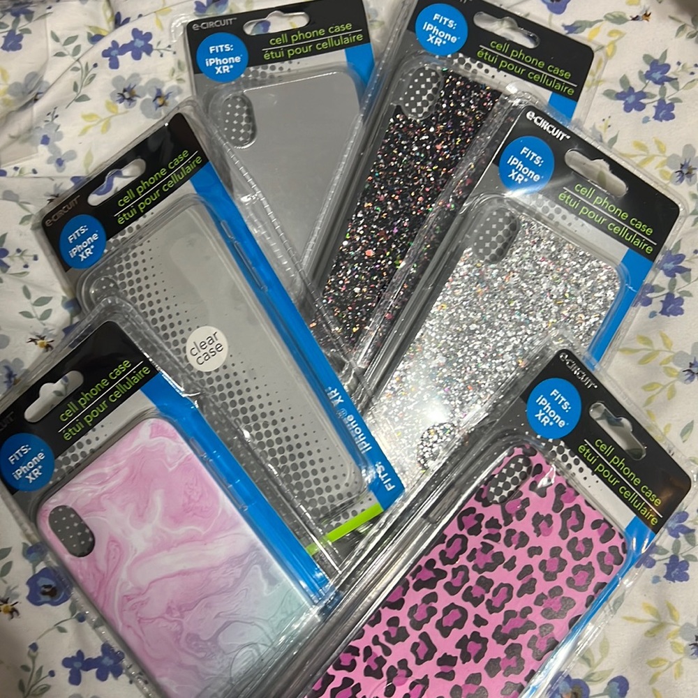 iPhone XR cases good condition never used